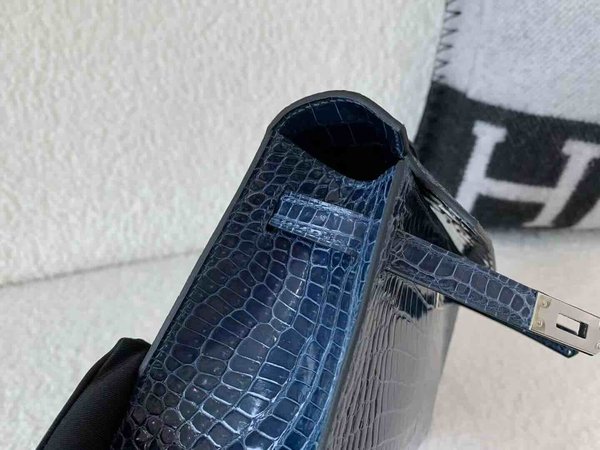 Hermès Pochette Shiny Porosus Crocodile Storm Blue x Palladium Hardware