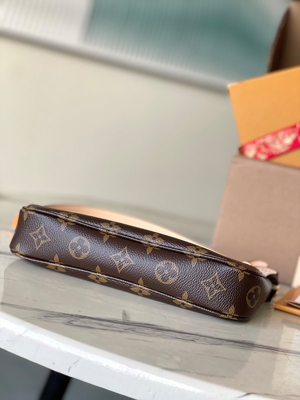 루이비통 포쉐트 악세수아 [매장가 200만원대]