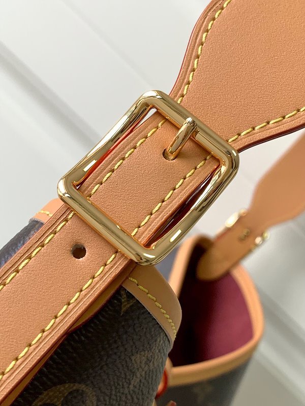 루이비통 캐리올 MM 모노그램 [매장가 340만원대]