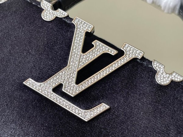 루이비통 카퓌신 미니 블랙 [매장가 870만원대]