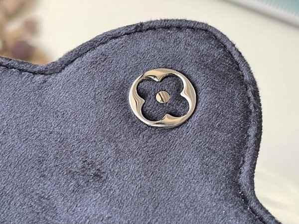 루이비통 카퓌신 미니 블랙 [매장가 870만원대]