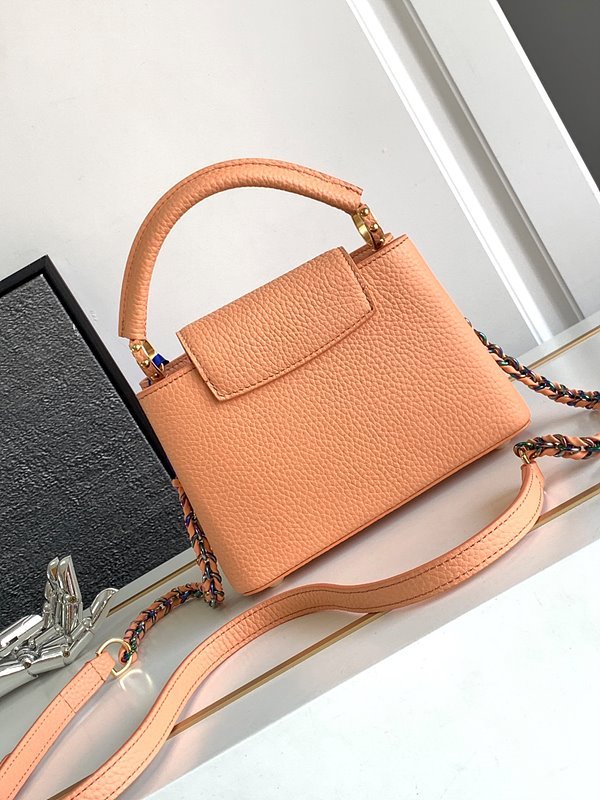 루이비통 카퓌신 미니 라이트오렌지 [매장가 870만원대]