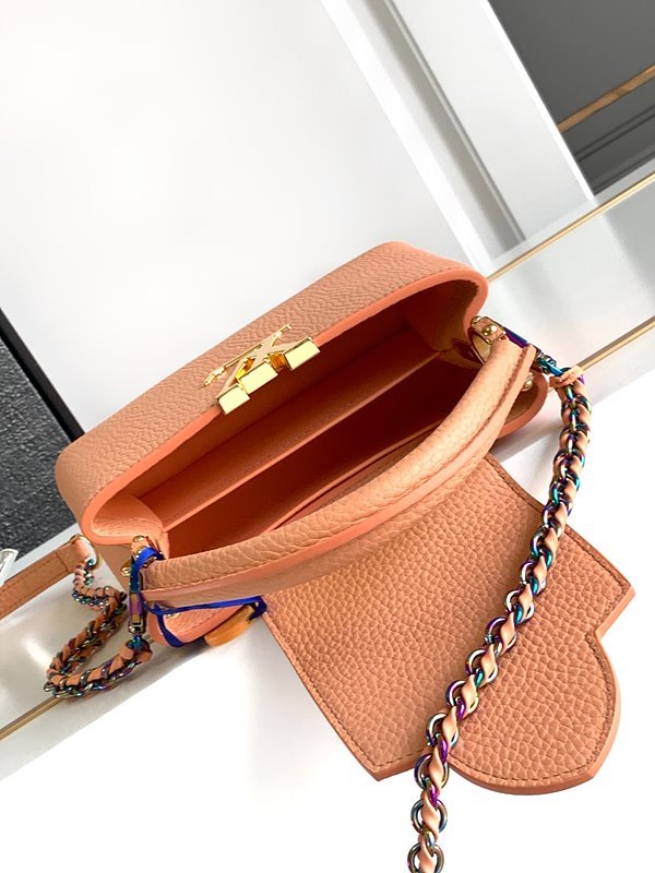 루이비통 카퓌신 미니 라이트오렌지 [매장가 870만원대]