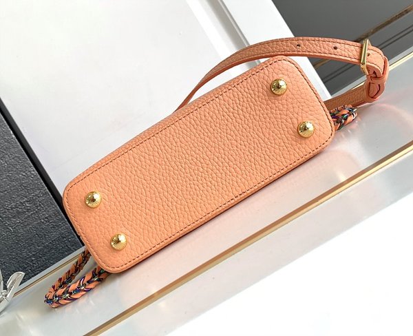 루이비통 카퓌신 미니 라이트오렌지 [매장가 870만원대]