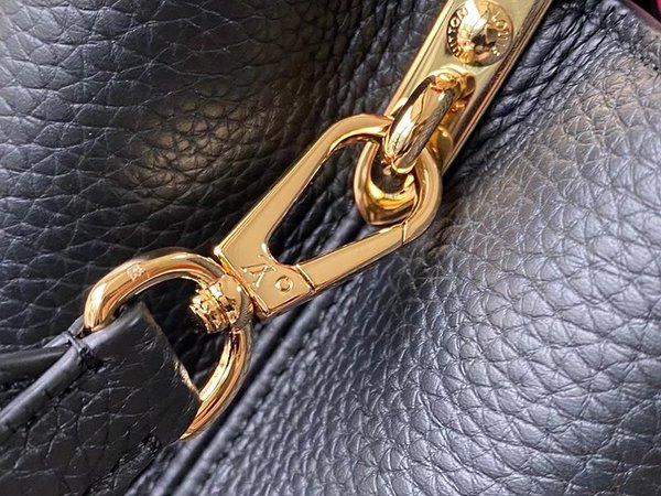 루이비통 카퓌신 BB [매장가 1120만원대]