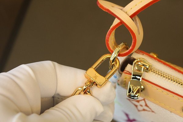 루이비통 LV x TM 포쉐트 악세수아 M13404 [매장가 326만원대]