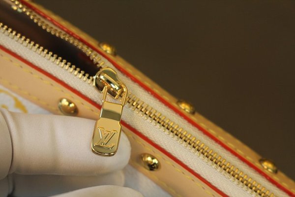 루이비통 LV x TM 포쉐트 악세수아 M13404 [매장가 326만원대]