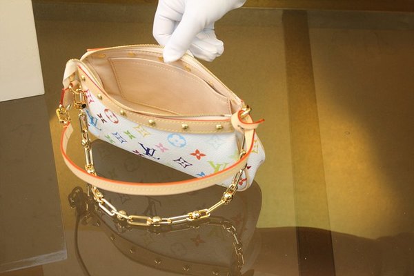 루이비통 LV x TM 포쉐트 악세수아 M13404 [매장가 326만원대]