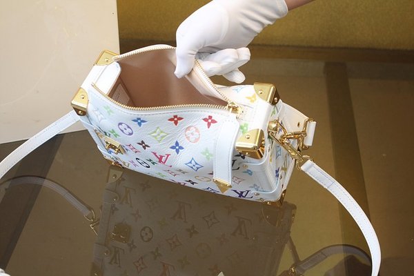 루이비통 LV x TM 사이드 트렁크 MM M14046 [매장가 739만원대]