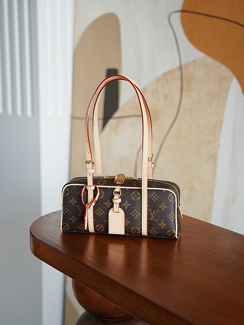 루이비통 행 온 M47031 [매장가 300만원대]