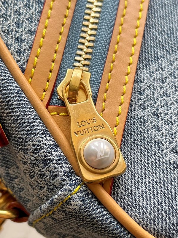 루이비통 데님 체스 메신저 다미에 크로스백 [매장가 403만원대]