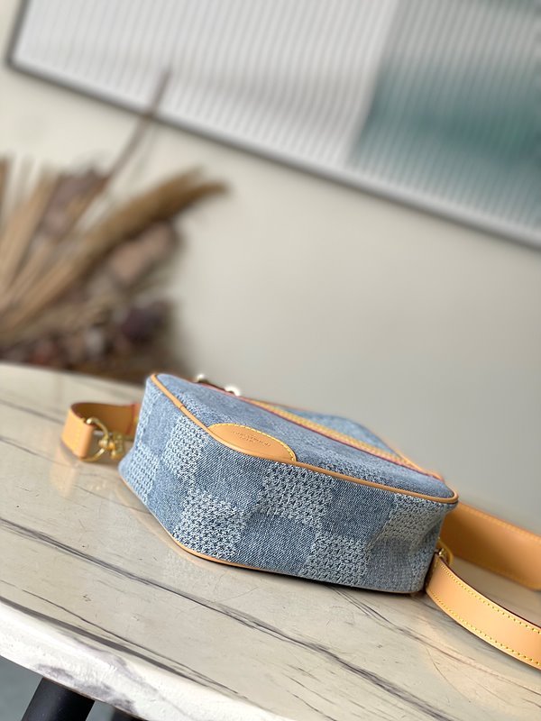 루이비통 데님 체스 메신저 다미에 크로스백 [매장가 403만원대]