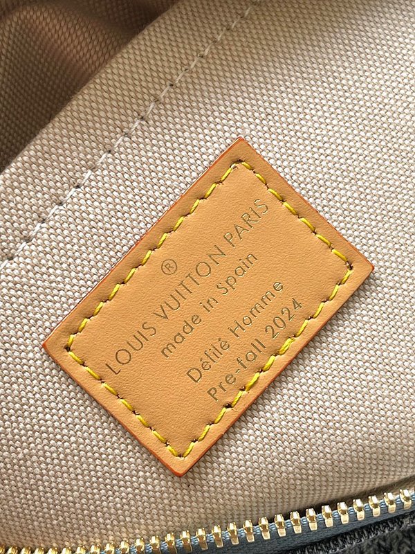 루이비통 데님 체스 메신저 다미에 크로스백 [매장가 403만원대]