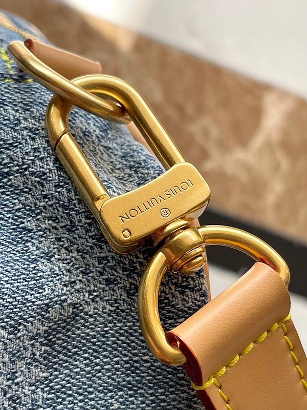 루이비통 데님 체스 메신저 다미에 크로스백 [매장가 403만원대]