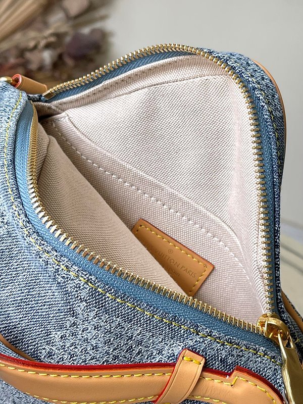 루이비통 데님 체스 메신저 다미에 크로스백 [매장가 403만원대]