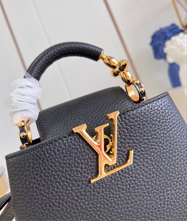 루이비통 카퓌신 미니 M23943 [매장가 860만원대]