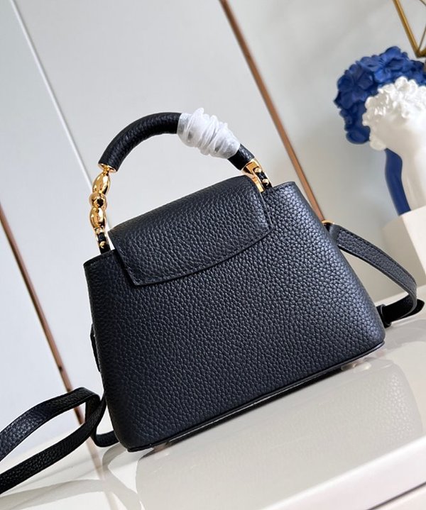 루이비통 카퓌신 미니 M23943 [매장가 860만원대]