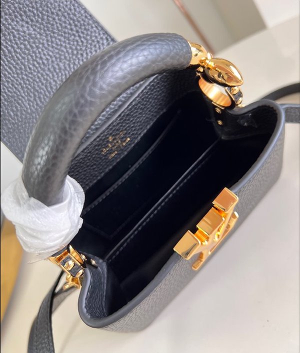 루이비통 카퓌신 미니 M23943 [매장가 860만원대]