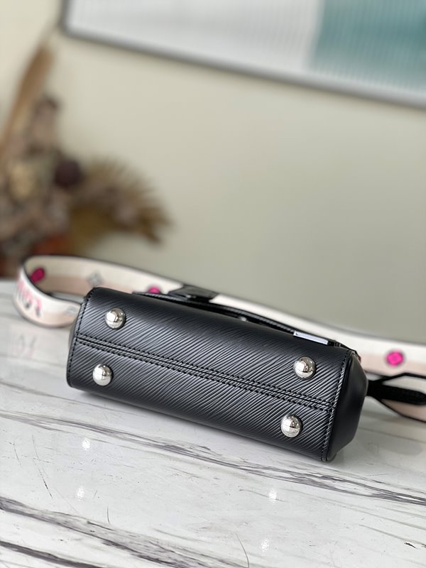 루이비통 클루니 미니백 [매장가 347만원대]