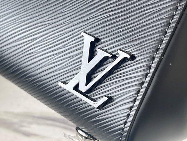 루이비통 클루니 미니백 [매장가 347만원대]