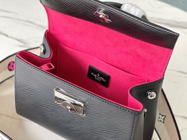 루이비통 클루니 미니백 [매장가 347만원대]