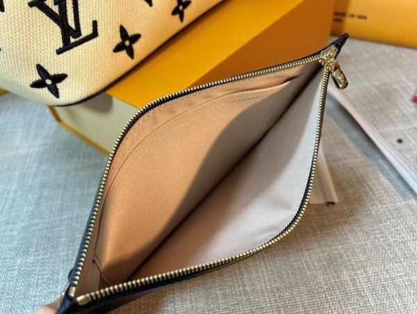 루이비통 네버풀 MM 카우하이드 베이지 [매장가 330만원대]