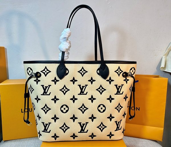 루이비통 네버풀 MM 카우하이드 베이지 [매장가 330만원대]