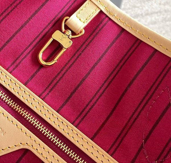 루이비통 네버풀 MM 모노그램 피보안 [매장가 250만원대]