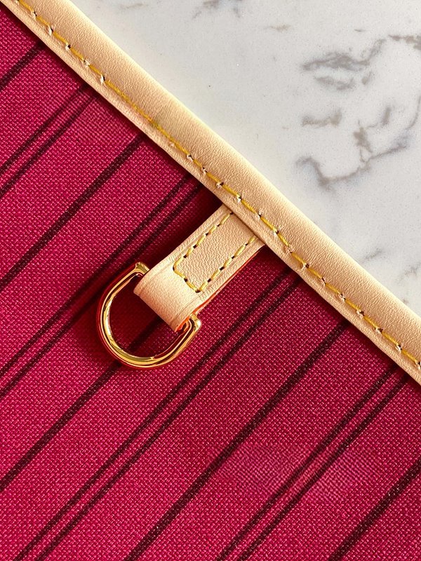 루이비통 네버풀 MM 모노그램 피보안 [매장가 250만원대]