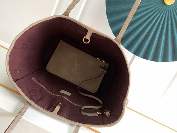 루이비통 네버풀 MM 모노그램 앙프렝뜨 투르텔 [매장가 340만원대]