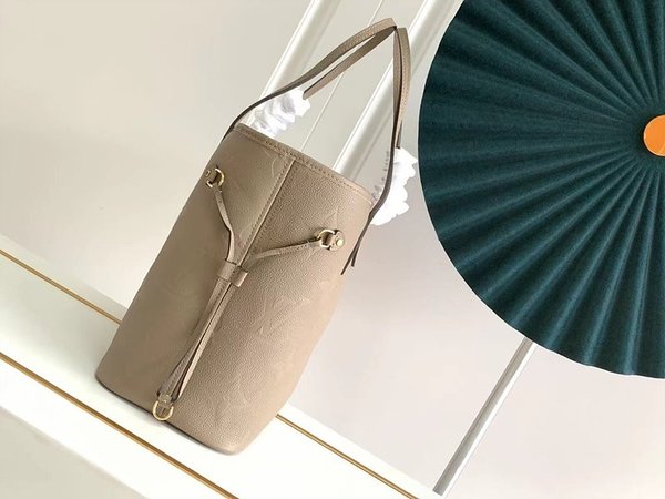 루이비통 네버풀 MM 모노그램 앙프렝뜨 투르텔 [매장가 340만원대]