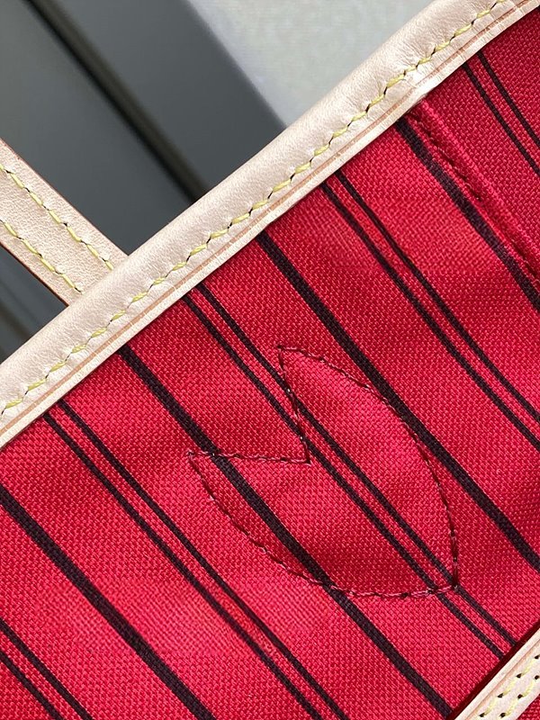 루이비통 네버풀 MM 모노그램 쎄리즈레드 [매장가 250만원대]