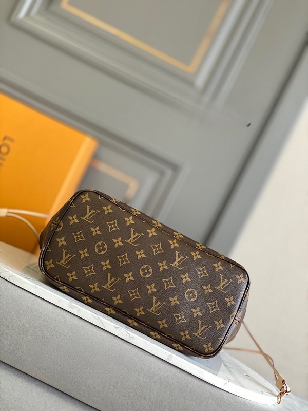 루이비통 네버풀 MM 모노그램 쎄리즈레드 [매장가 250만원대]