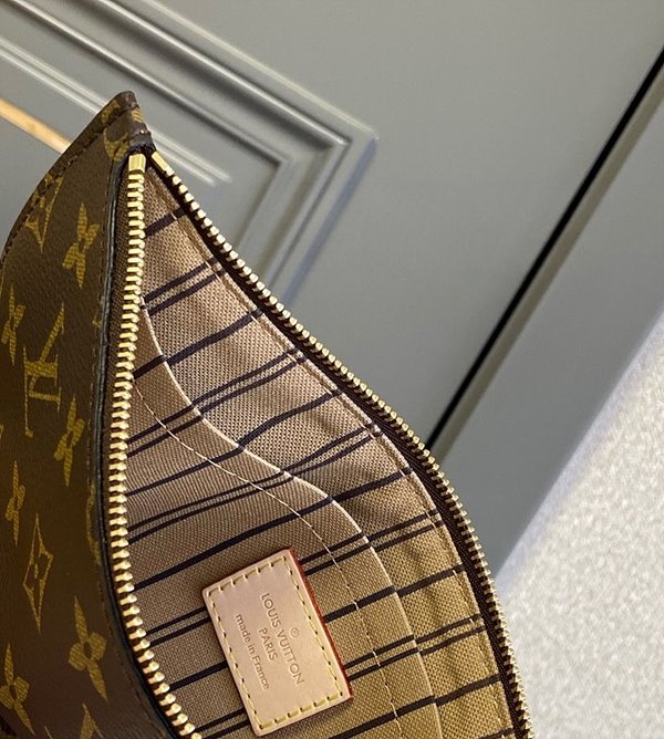 루이비통 네버풀 MM 모노그램 베이지 [매장가 250만원대]