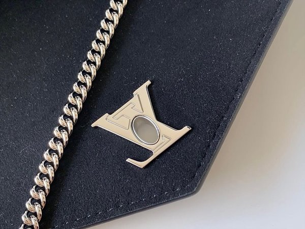 루이비통 마이락미 체인 포쉐트 블랙 [매장가 240만원대]