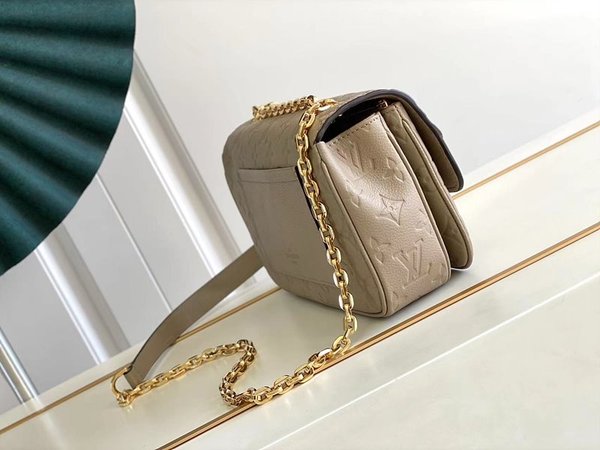 루이비통 마르소 투르텔 [매장가 420만원대]