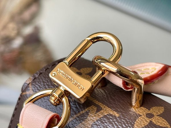 루이비통 클루니 BB [매장가 320만원대]