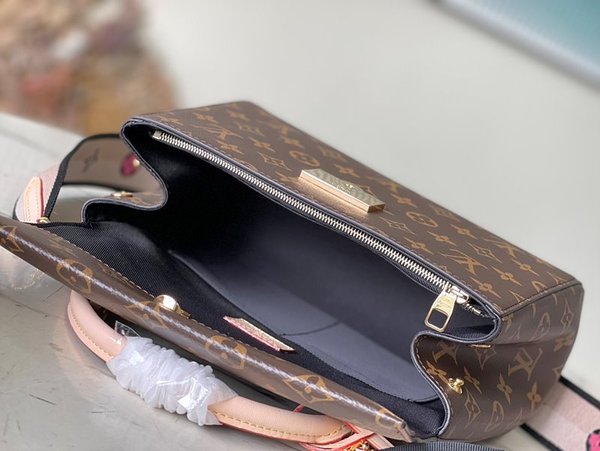 루이비통 클루니 BB [매장가 320만원대]