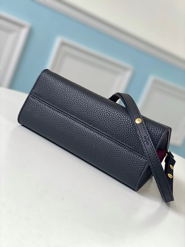 루이비통 트위스트 원 핸들 PM 블랙 [매장가 610만원대]