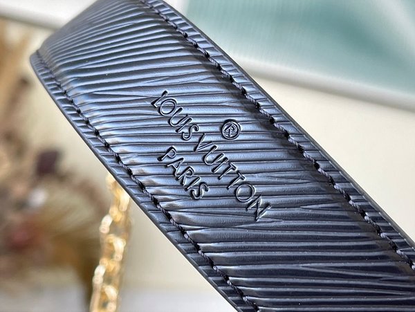 루이비통 트위스트 PM 블랙 [매장가 570만원대]