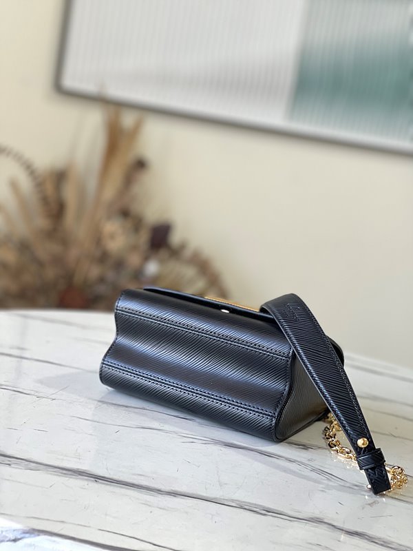 루이비통 트위스트 PM 블랙 [매장가 570만원대]