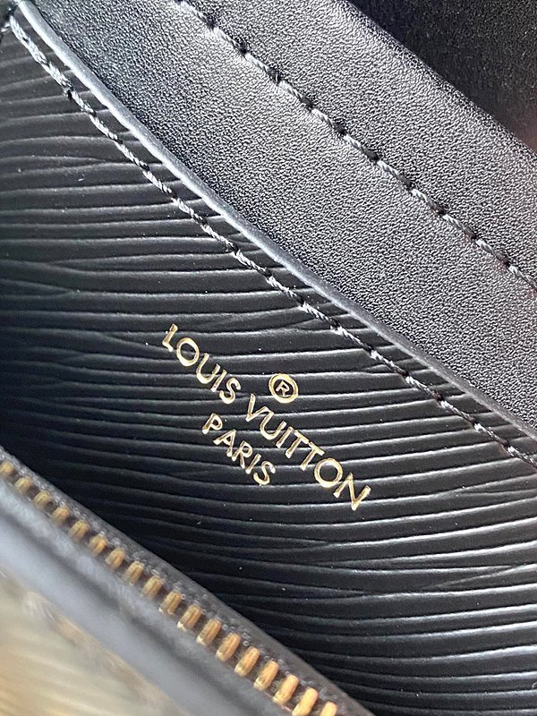 루이비통 트위스트 MM 블랙 플로럴 장식 [매장가 630만원대]
