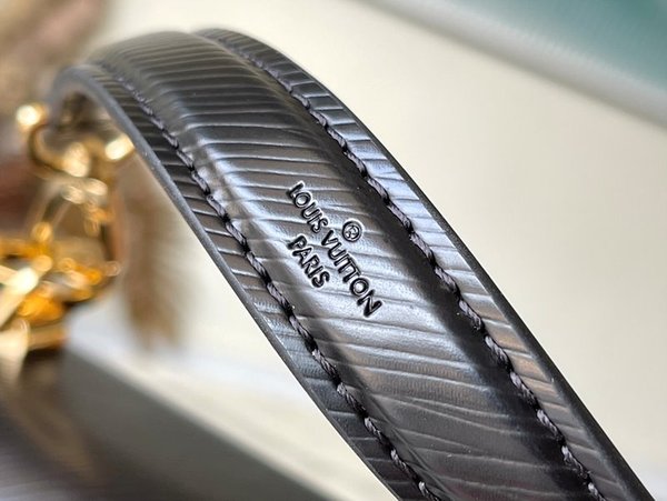 루이비통 트위스트 MM 블랙 스트랩핑크 [매장가 610만원대]