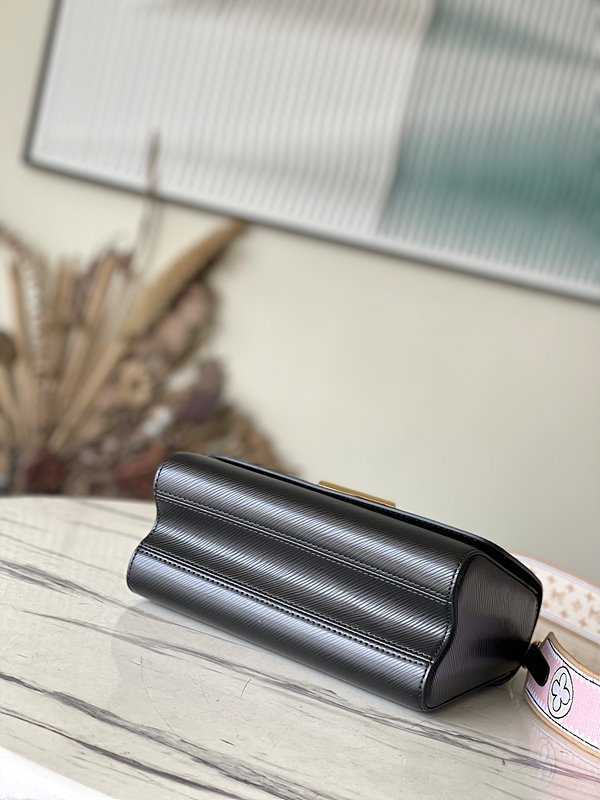 루이비통 트위스트 MM 블랙 스트랩핑크 [매장가 610만원대]