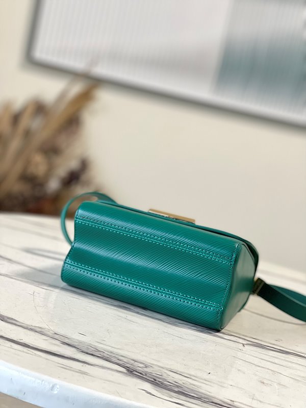 루이비통 트위스트 MM 그린 [매장가 600만원대]