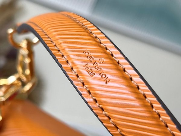 루이비통 트위스트 MM 골드미엘 스트랩 [매장가 600만원대]