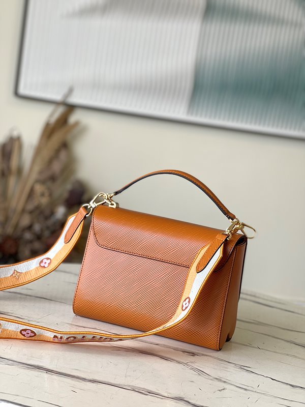 루이비통 트위스트 MM 골드미엘 스트랩 [매장가 600만원대]