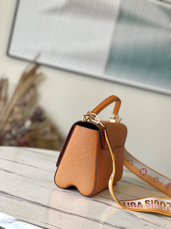 루이비통 트위스트 MM 골드미엘 스트랩 [매장가 600만원대]