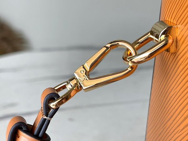 루이비통 트위스트 MM 골드미엘 [매장가 640만원대]