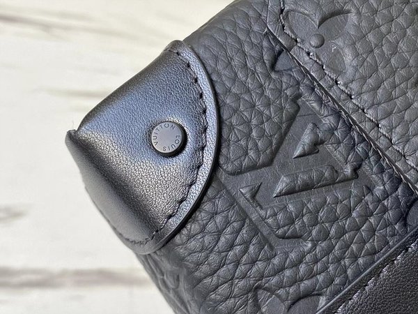 루이비통 트렁크 메신저 모노그램 토뤼옹 [매장가 480만원대]